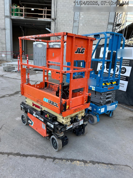 2022 JLG ES1330L