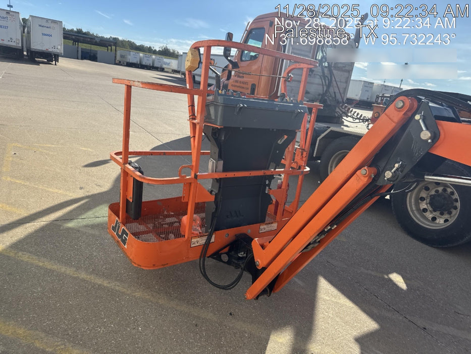 2019 JLG E450AJ