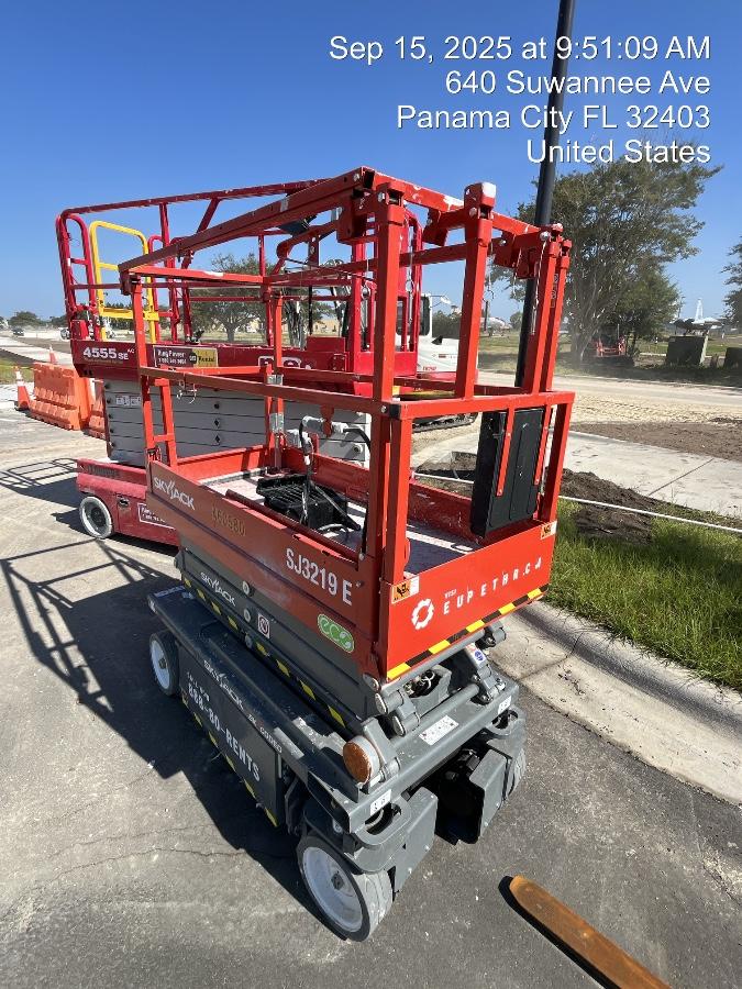 2024 Skyjack SJ3219 Electric Drive, Sld NM Tires, DBcns, RFRails, Power to Platform, T3 + Access Control