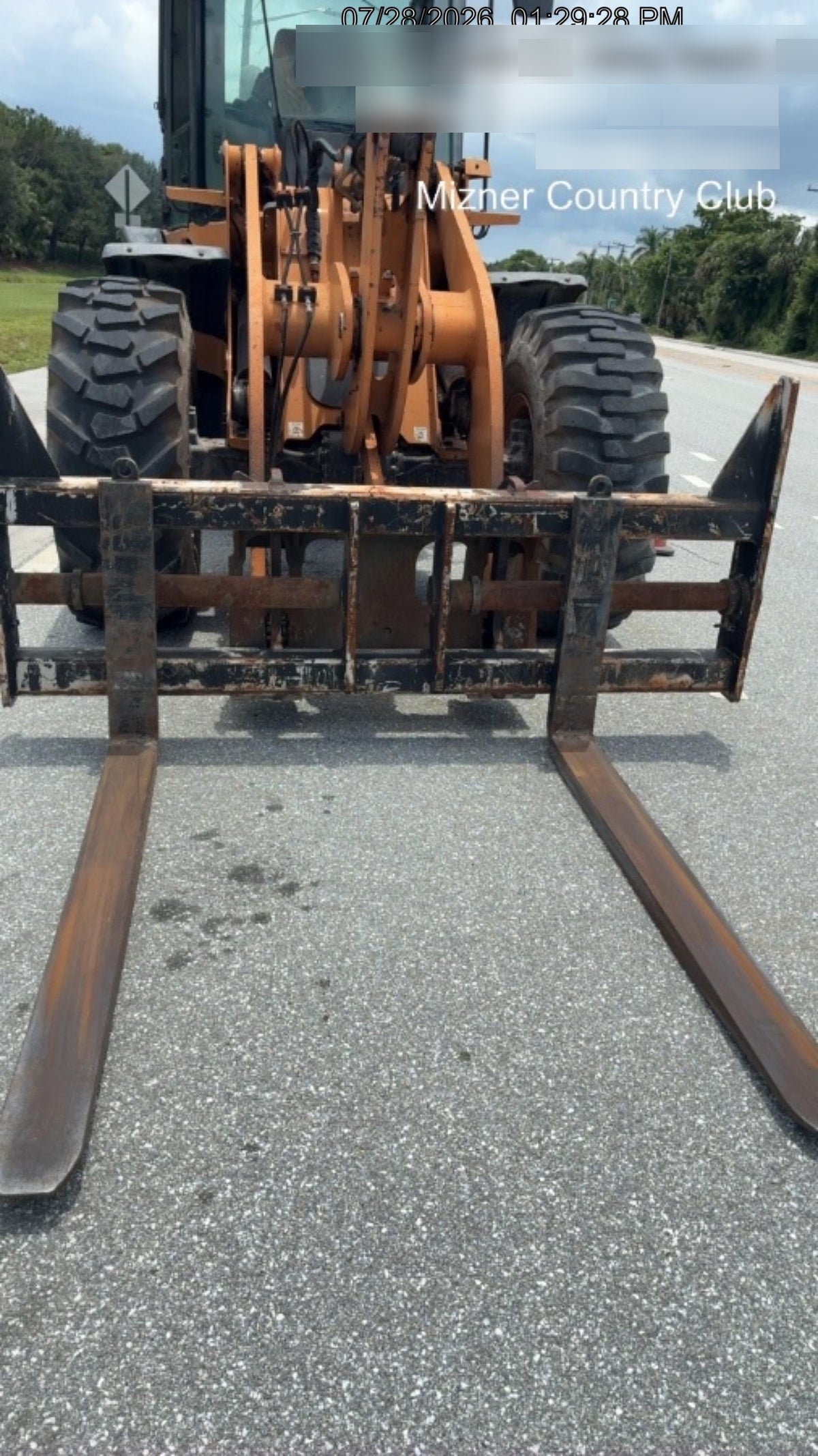 2015 Case 621F CLOSED CAB, JRB 416 STYLE HYD COUPLER