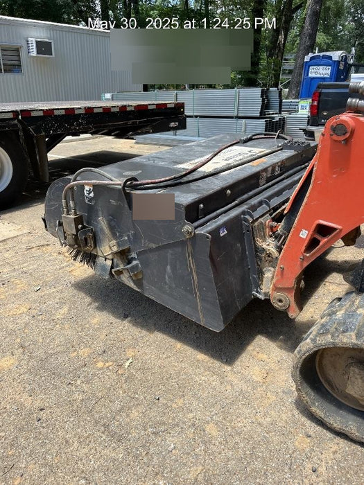 2020 PALADIN Sweepster SB72