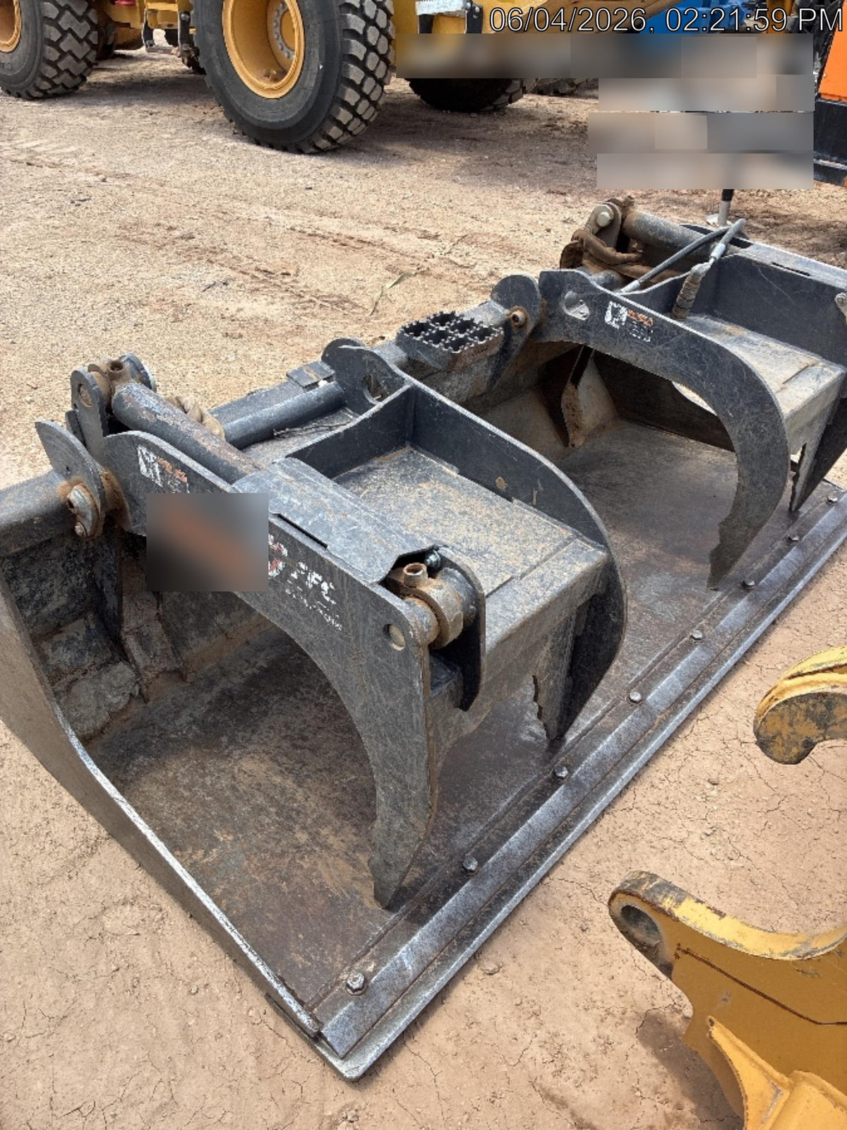 2019 PALADIN 76" Scrap Grapple Bucket - Paladin