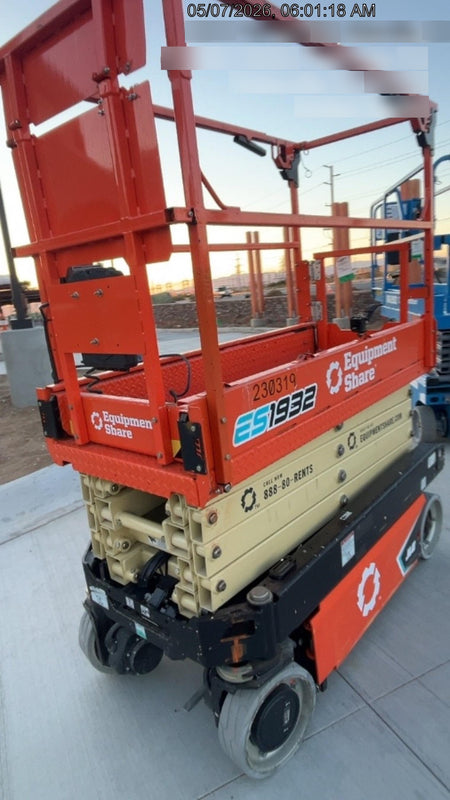 2022 JLG ES1932