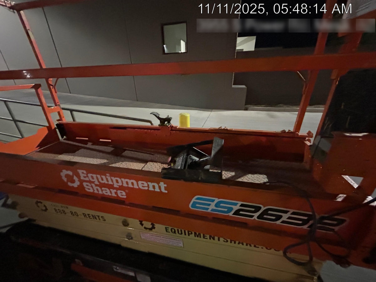 2022 JLG ES2632