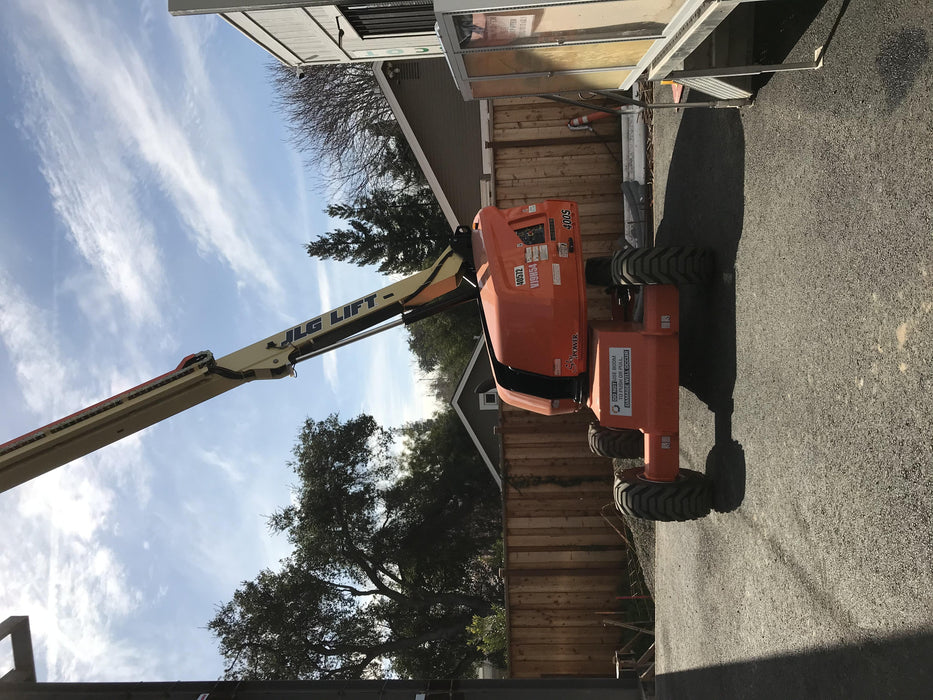 2019 JLG 400S