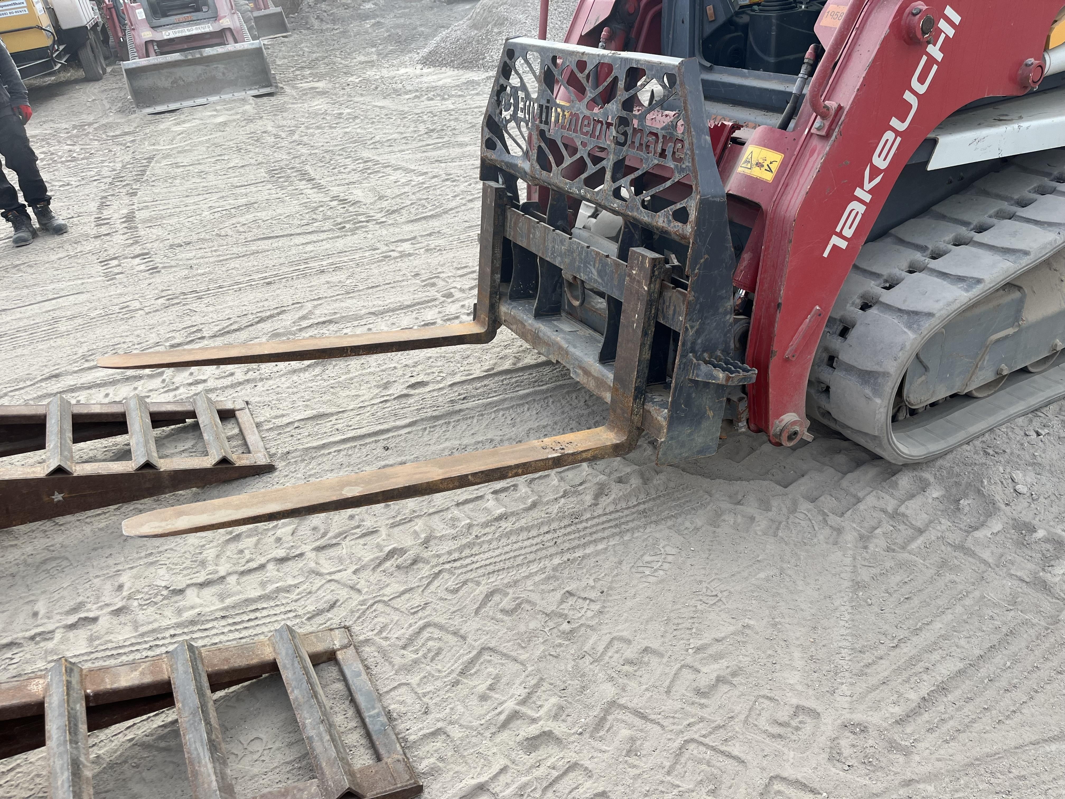 2020 WACKER NEUSON 48" Pallet Forks