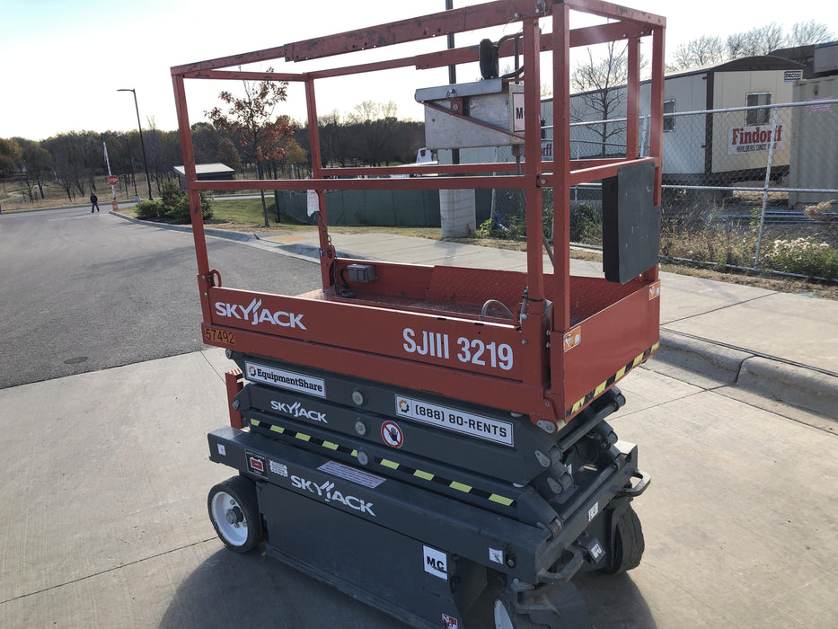 2017 Skyjack SJIII-3219 Standard Rental Specs