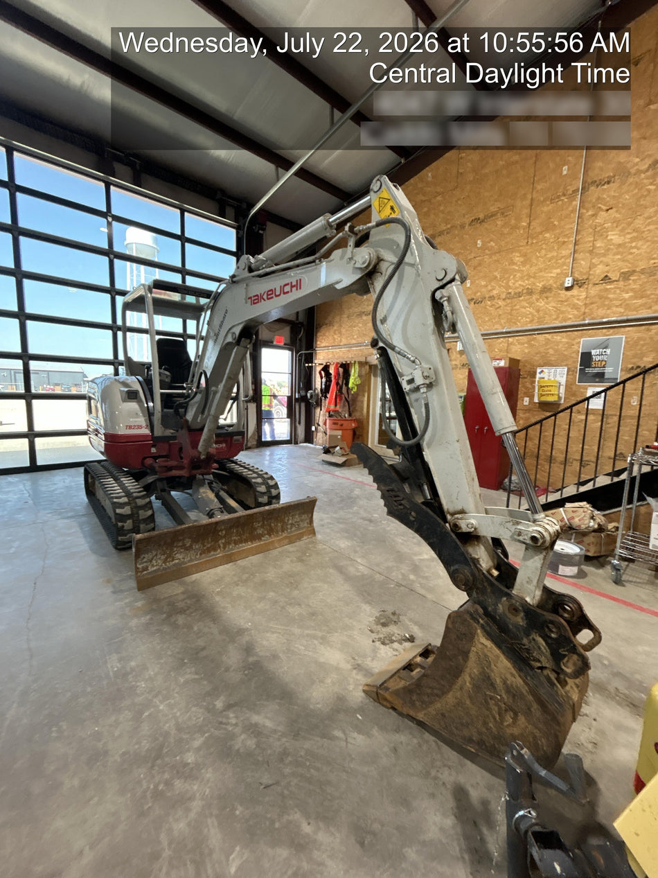 2025 TAKEUCHI TB235-2R