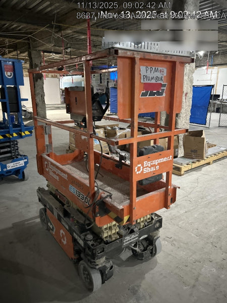 2022 JLG ES1330L