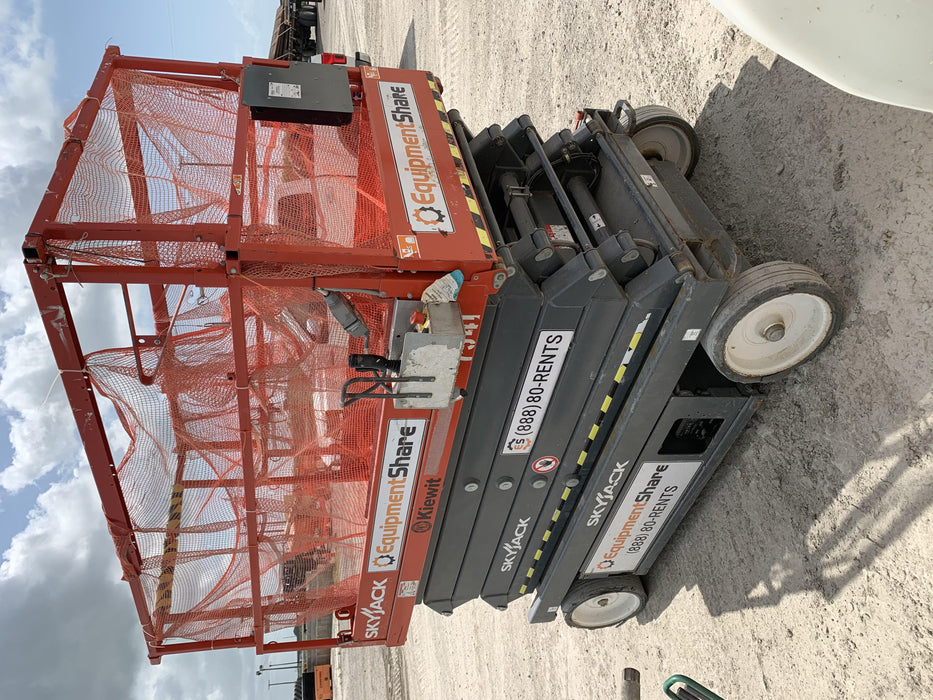 2018 Skyjack SJIII-4632 Skyjack SJIII4632 Scissor Lift w/Trojan Batteries