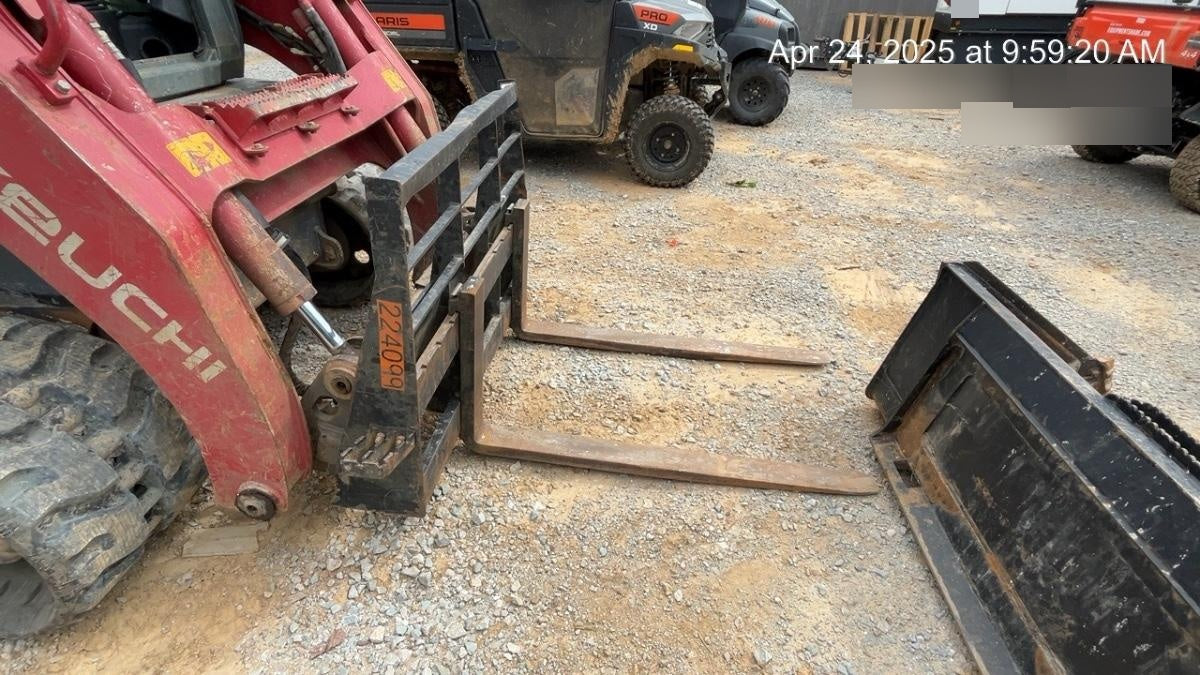 2022 ARROW MATERIAL HANDLING 48" Pallet Forks - Arrow