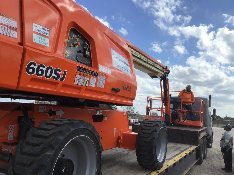 2019 JLG 660SJ