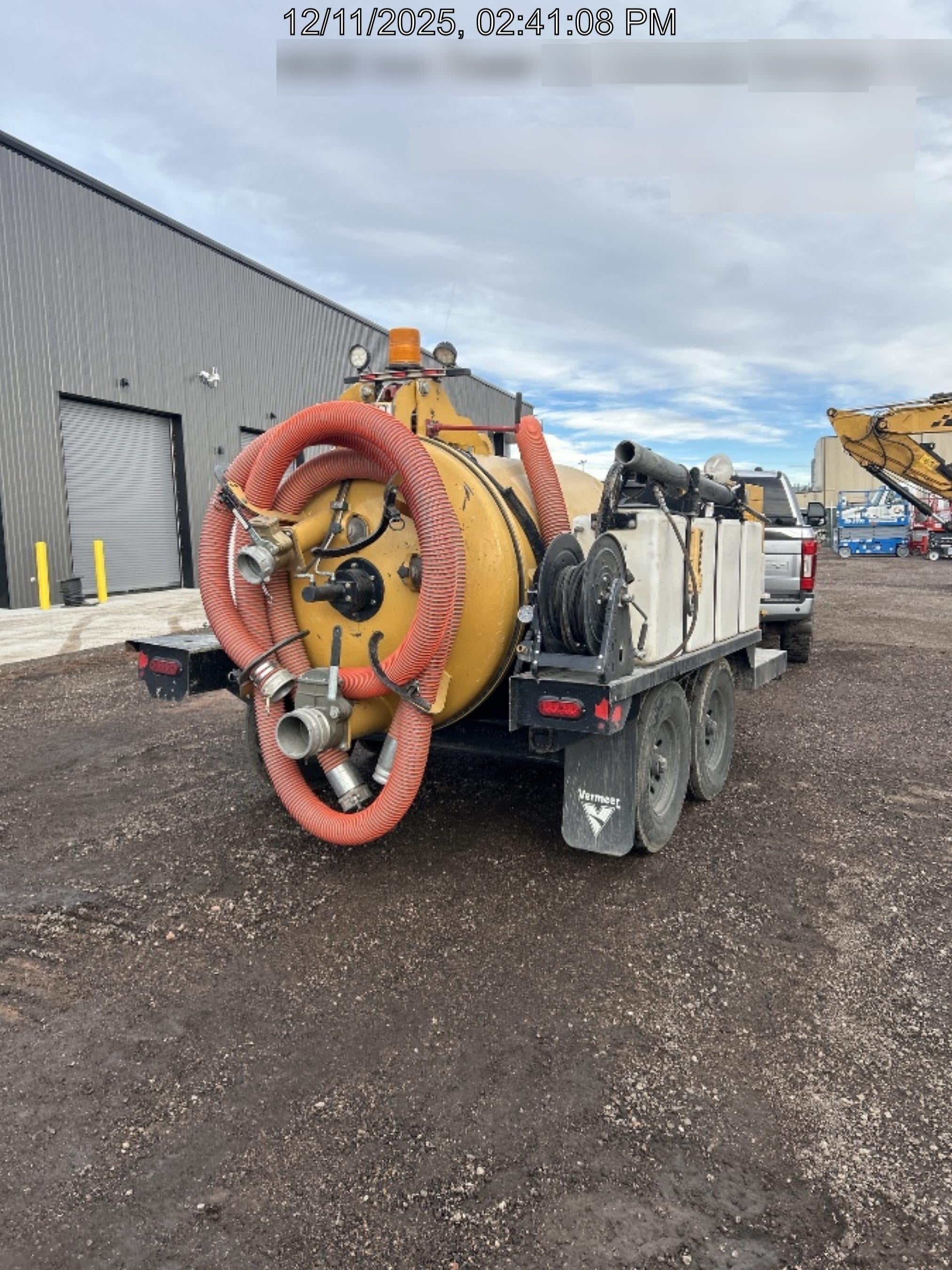 2022 Vac-Tron LP573XDT T4 Koehler Diesel Engine, 500 Gallon Debris Tank, x2 100 Gallon Water Tanks