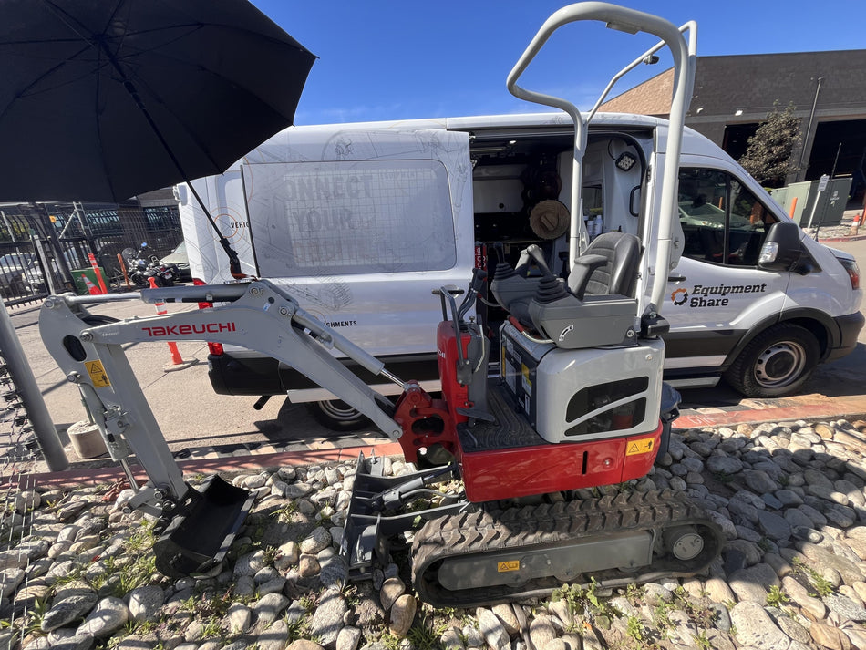 2023 TAKEUCHI TB210R