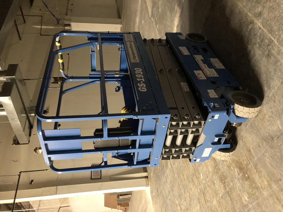 2020 Genie GS-1930 Solid Non Marking Tires, Beacon, Folding rails with half height swing gate