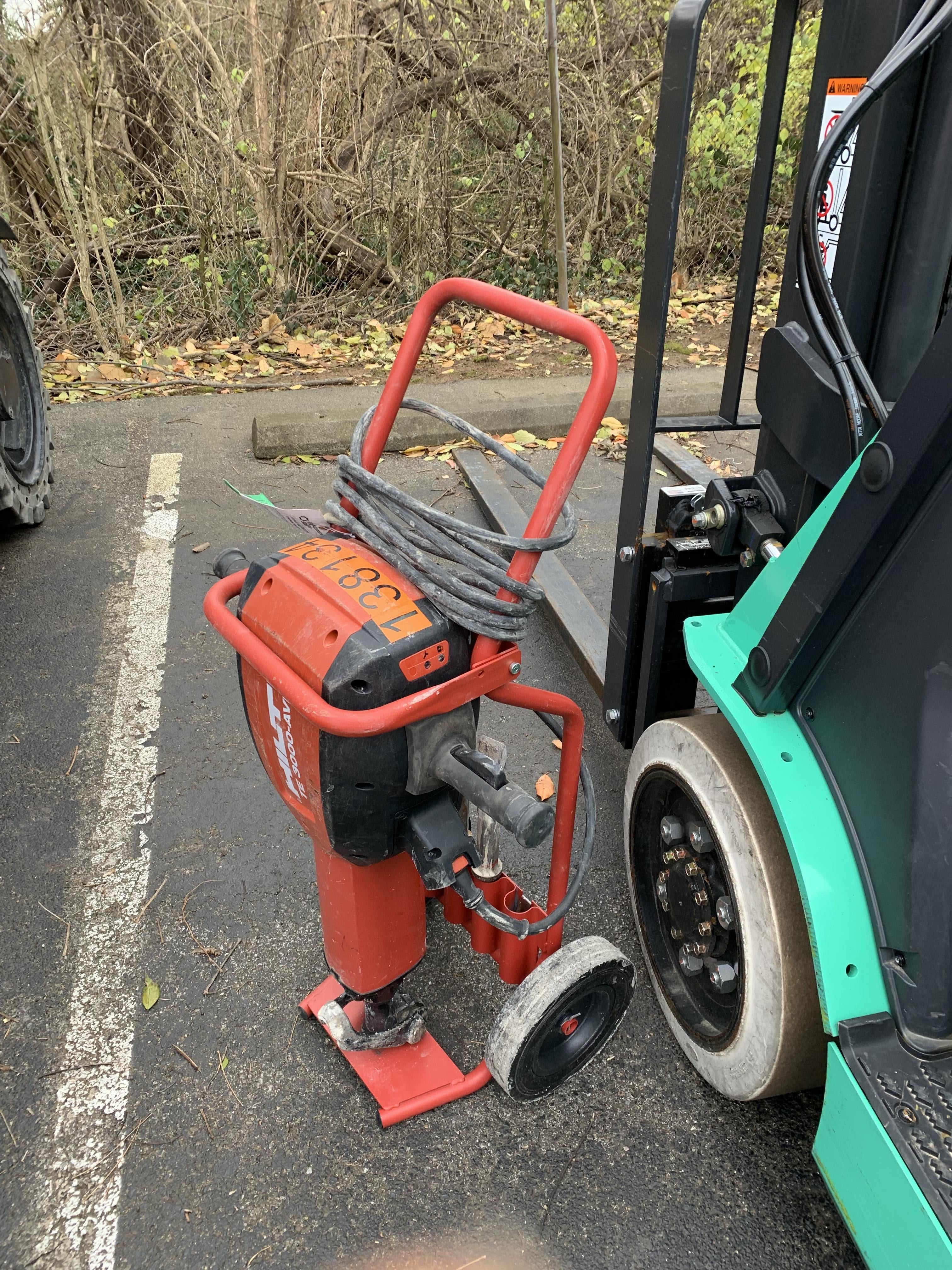 2021 HILTI TE 3000-AVR