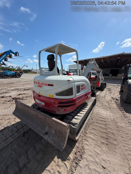 2022 TAKEUCHI TB250-2R