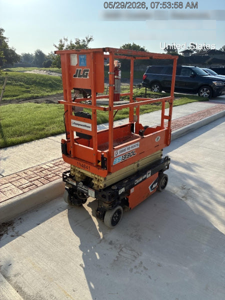 2021 JLG ES1330L