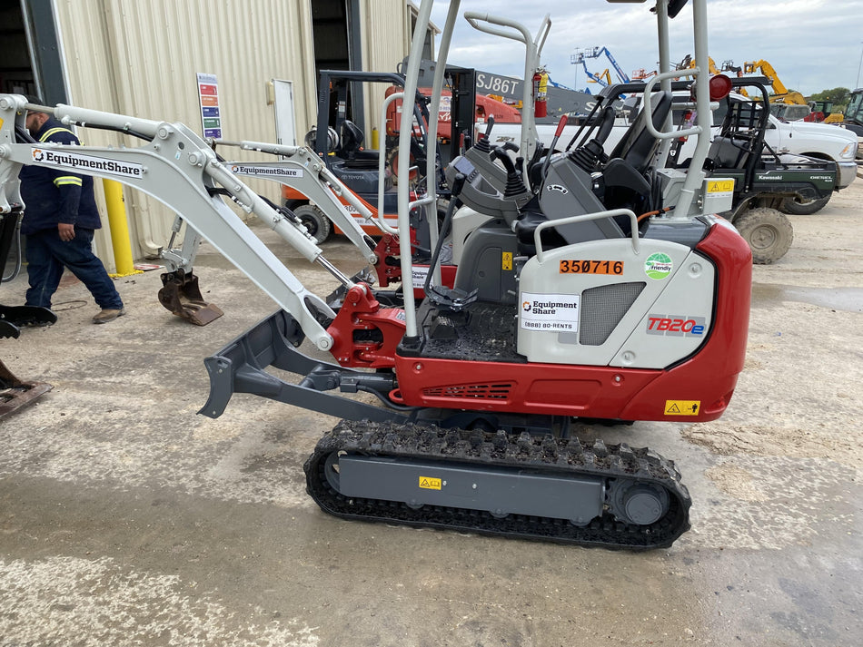 2023 TAKEUCHI TB20e