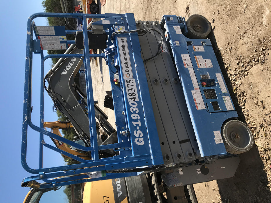 2019 Genie GS-1930 Fixed rails with chain Entry
