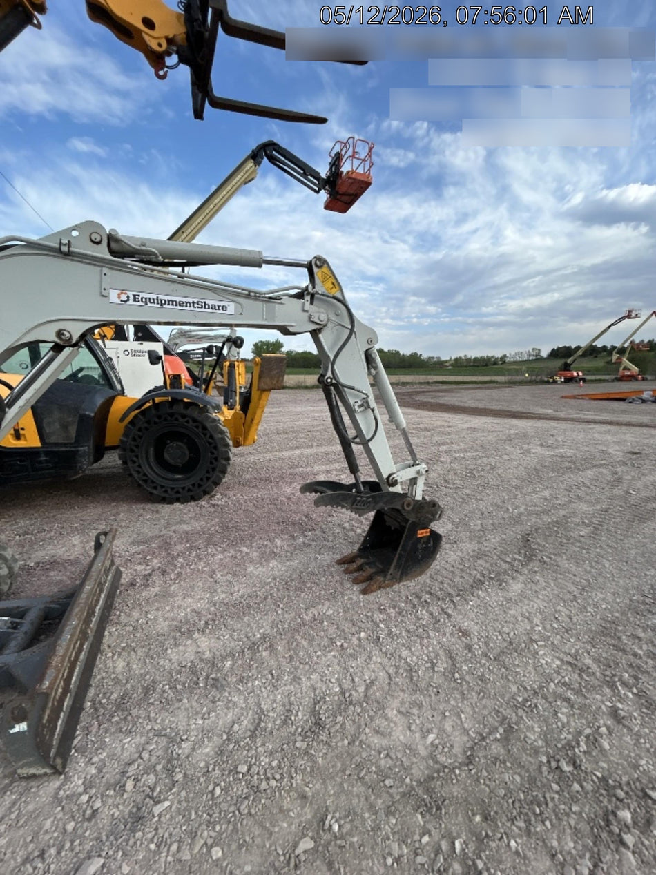 2025 TAKEUCHI 18" HD Bucket - Takeuchi