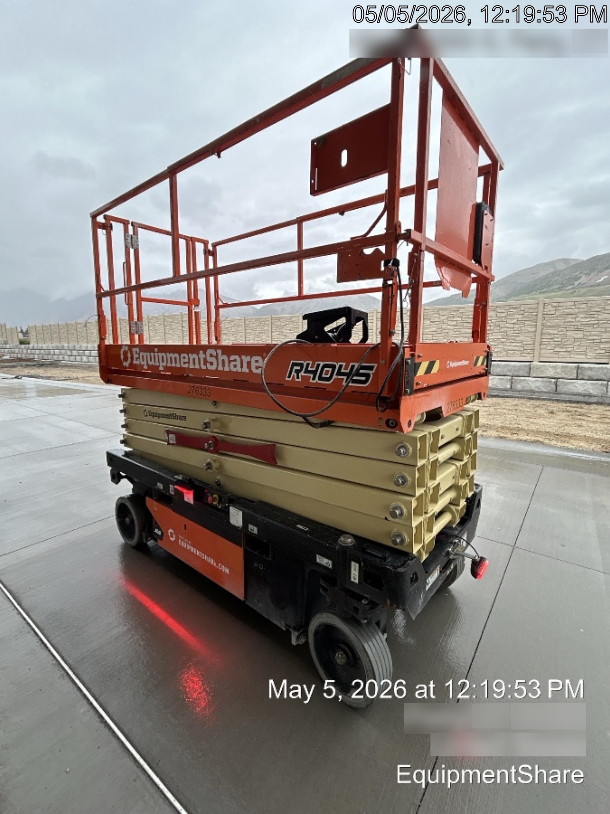 2022 JLG R4045