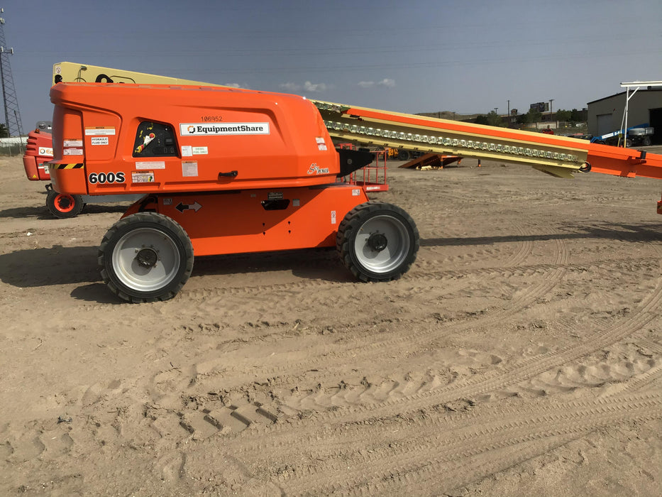 2020 JLG 600S