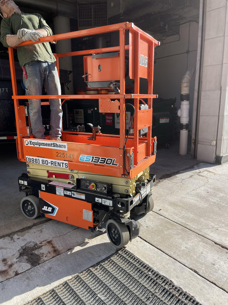 2022 JLG ES1330L
