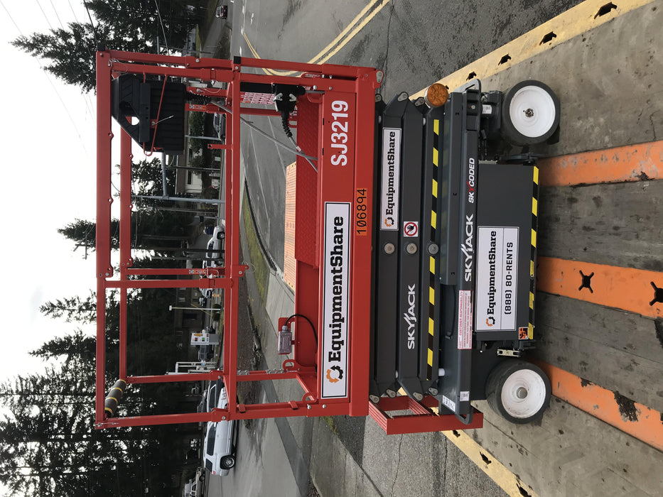 2020 Skyjack SJIII-3219 Solid NM Tires, Half height spring hinged entry gate, Dual Beacons, 800W Inverter