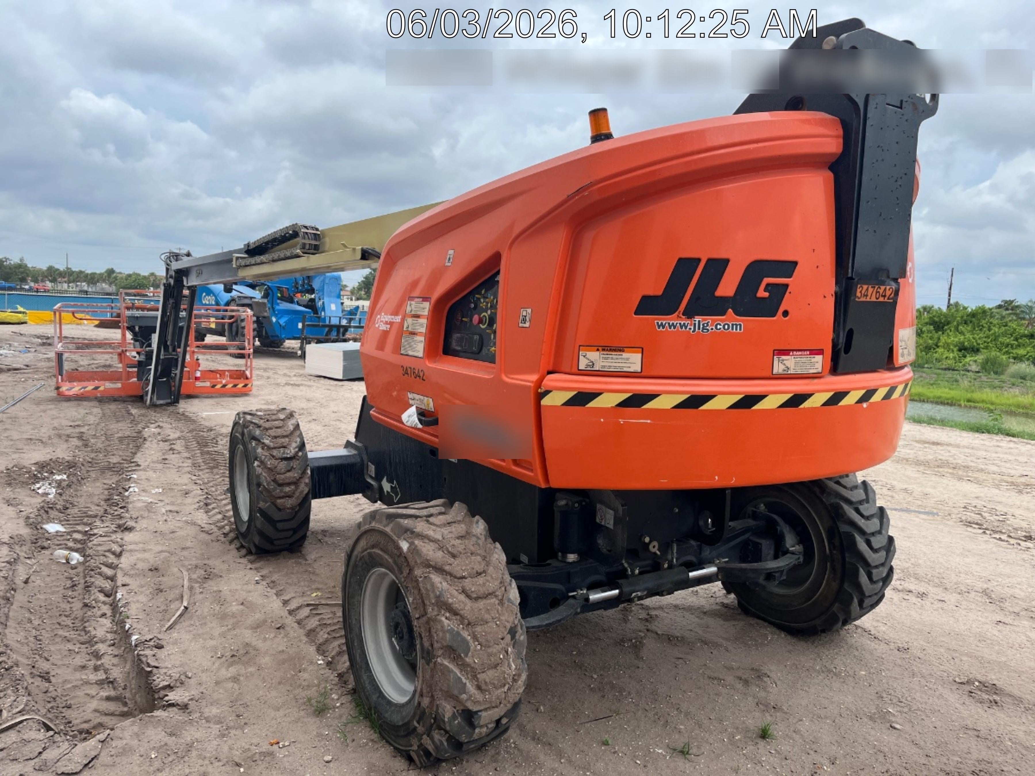 2023 JLG 460SJ