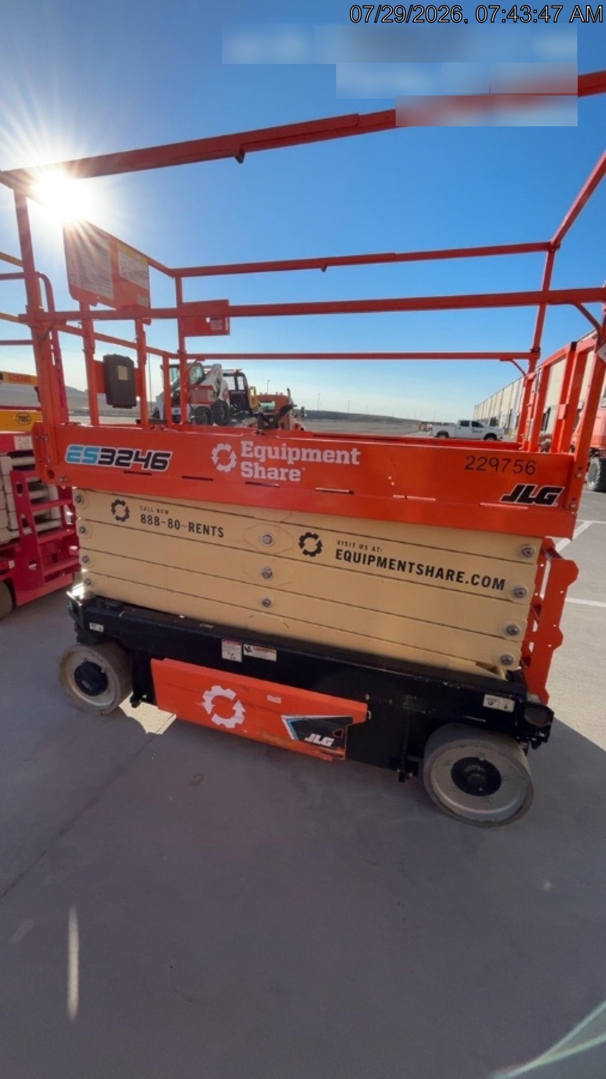2022 JLG ES3246