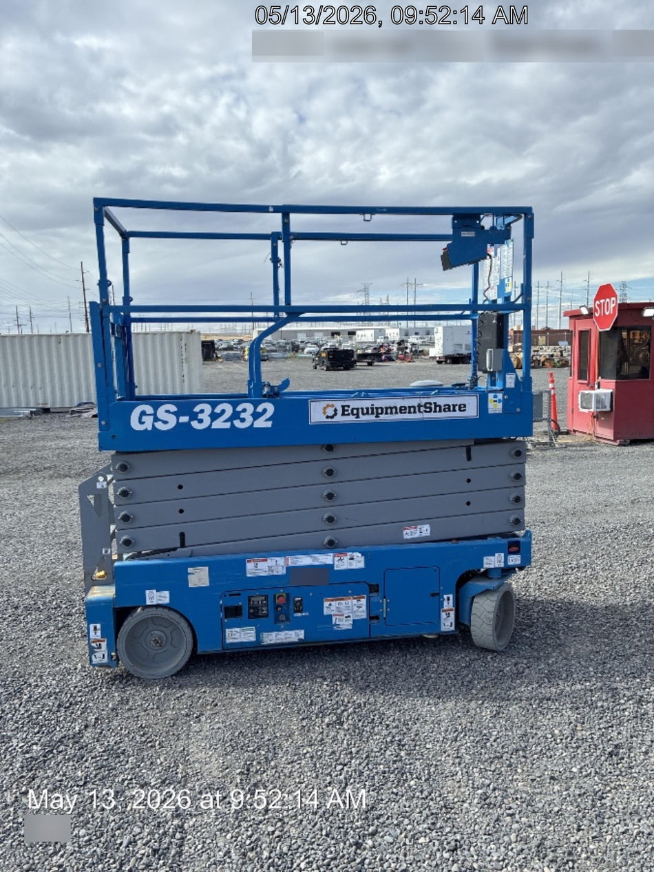 2020 Genie GS-3232 Standard, Folding half height swing gate, 800W Inverter