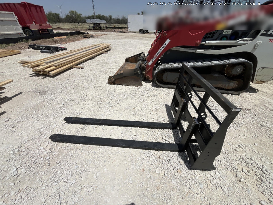2026 ARROW MATERIAL HANDLING 72" Pallet Forks - Arrow