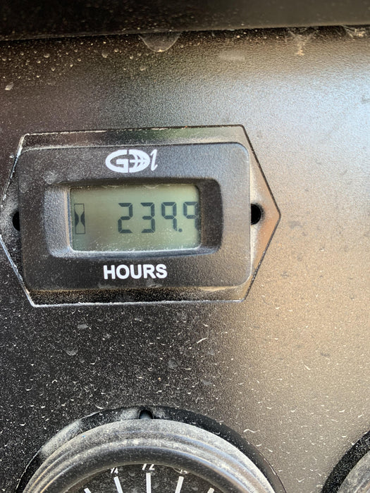 2021 Lincoln Electric Vantage 322 Vantage 322 Ready Pak 3 w/ Decals, ORANGE (includes trailer, cable rack, fender light kit) NO Telematics