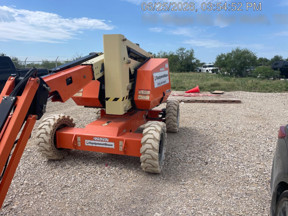 2022 JLG 340AJ