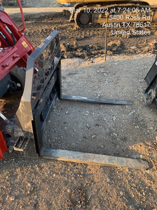 2021 PALADIN 48" Pallet Forks - Paladin