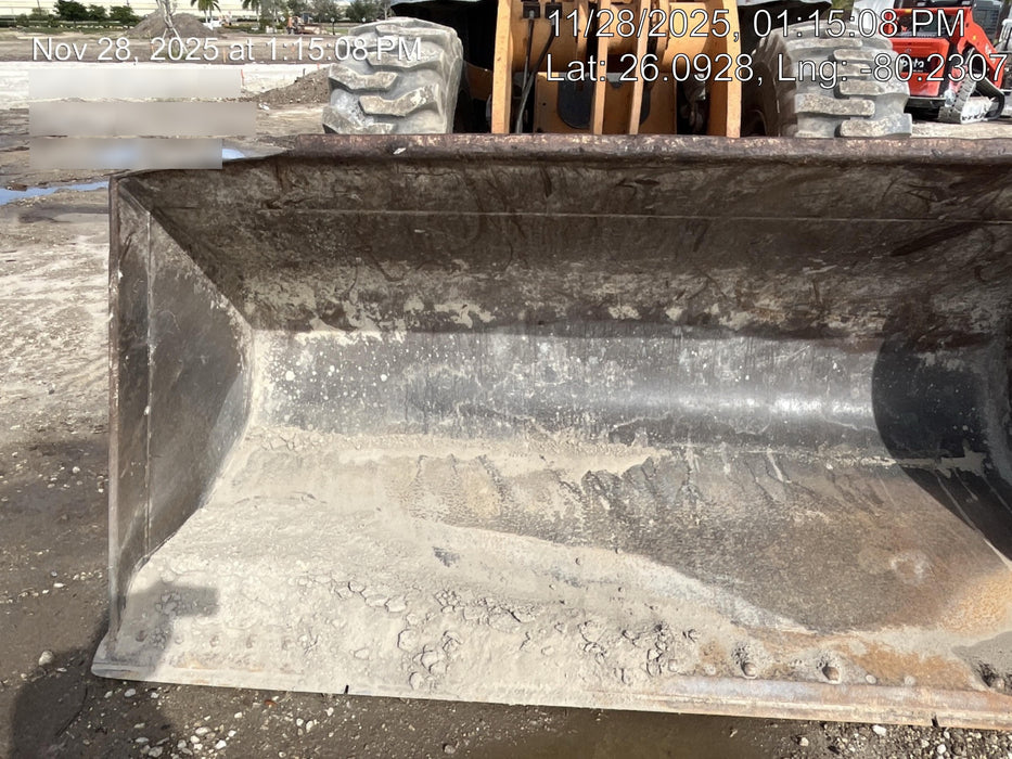 2015 Case 621F CLOSED CAB, JRB 416 STYLE HYD COUPLER