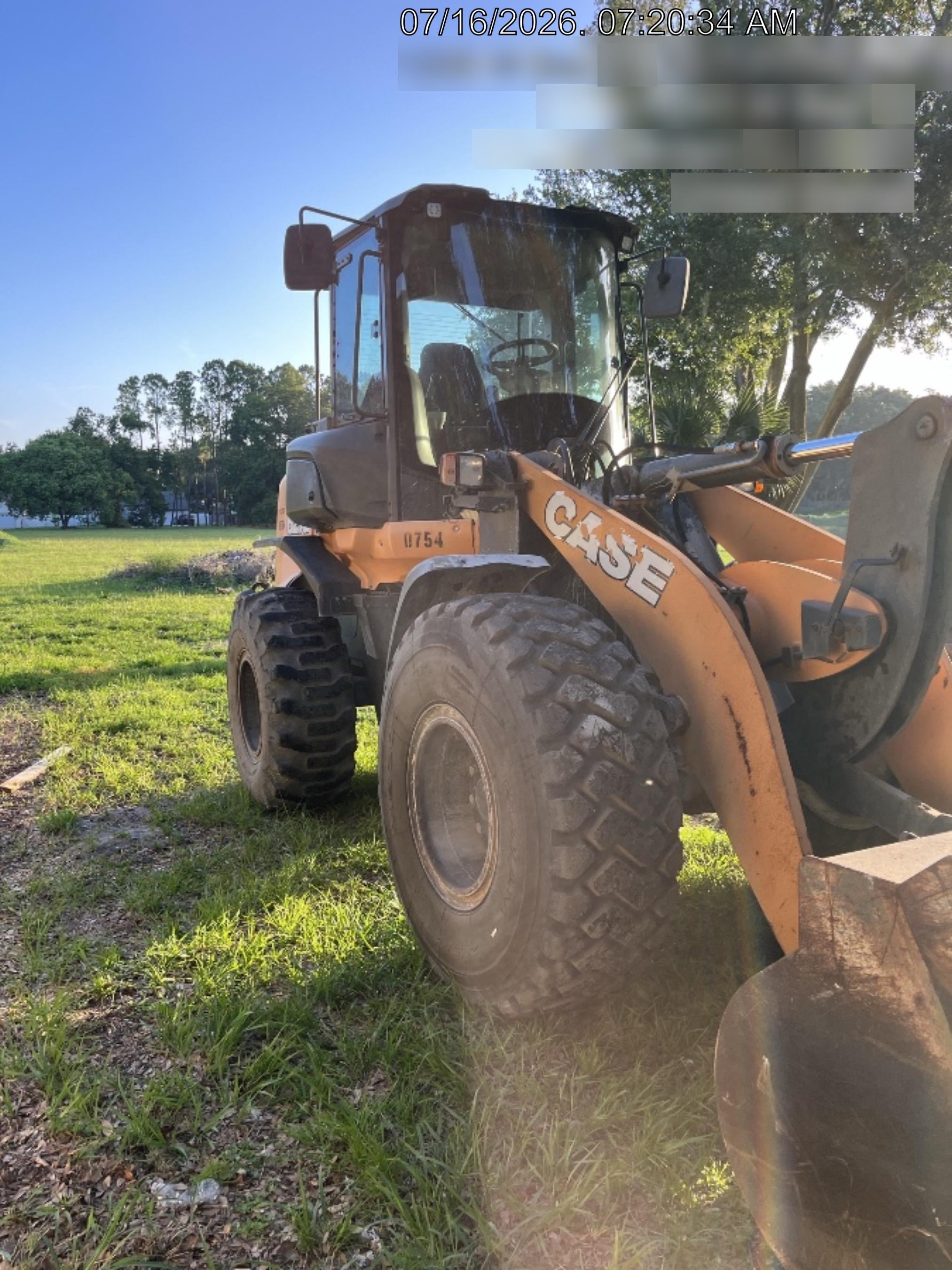 2017 Case 621G CLOSED CAB, JRB 416 STYLE HYD COUPLER