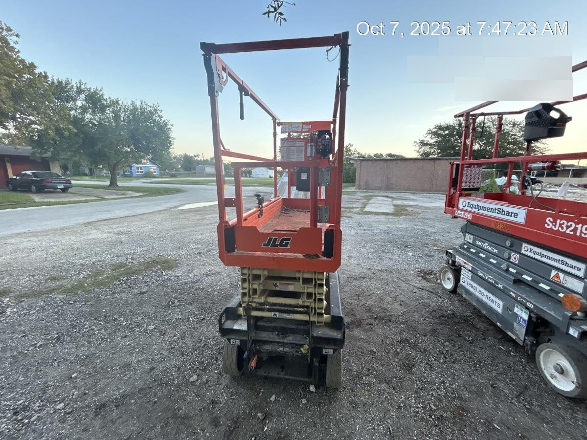 2025 JLG ES1932