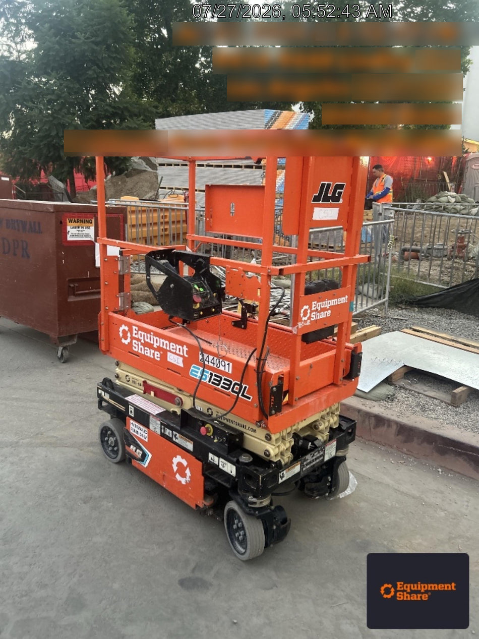 2022 JLG ES1330L