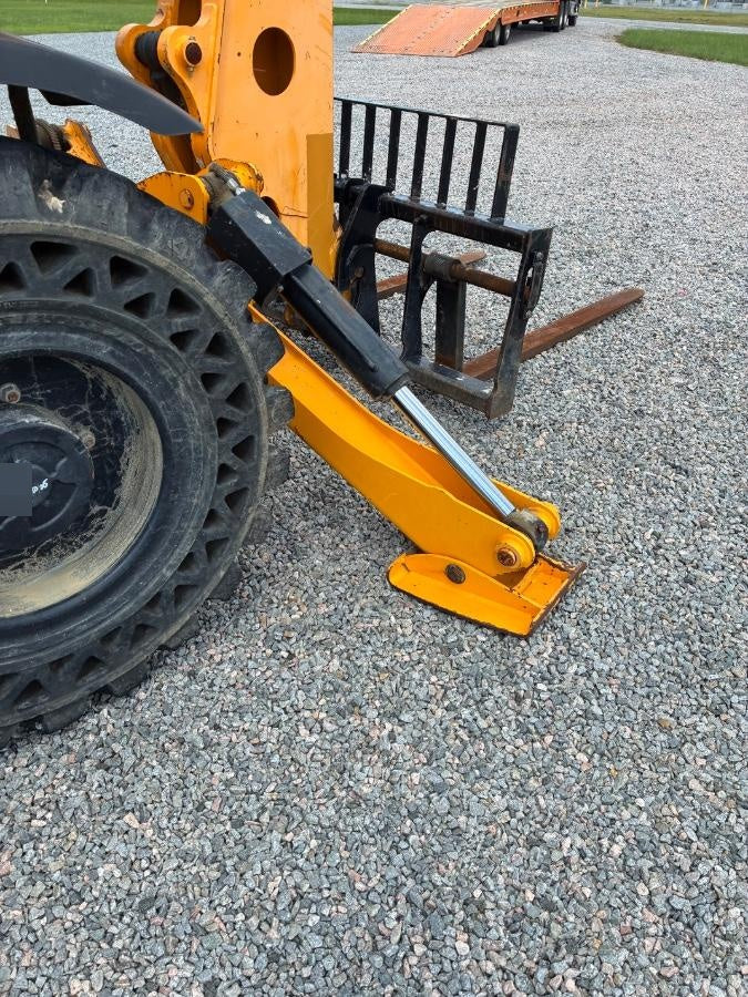 2021 JCB 510-56