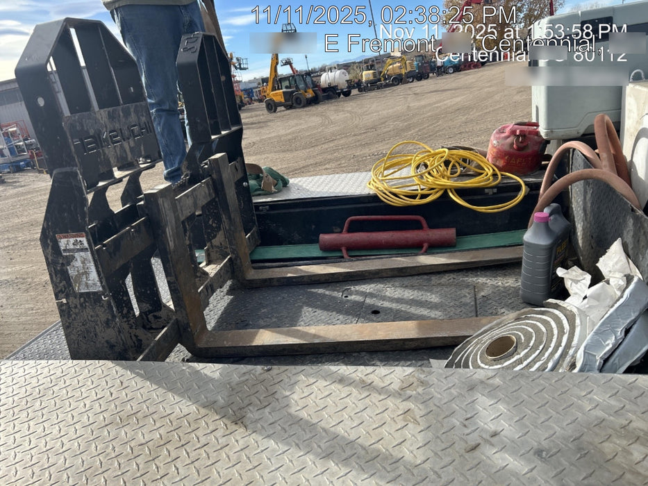 2022 TAKEUCHI 48" Pallet Forks - Takeuchi