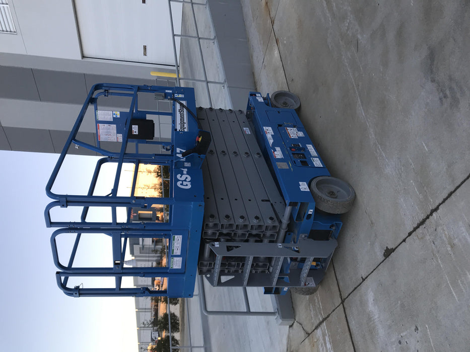 2019 Genie GS-4047 Folding rails with half height swing gate