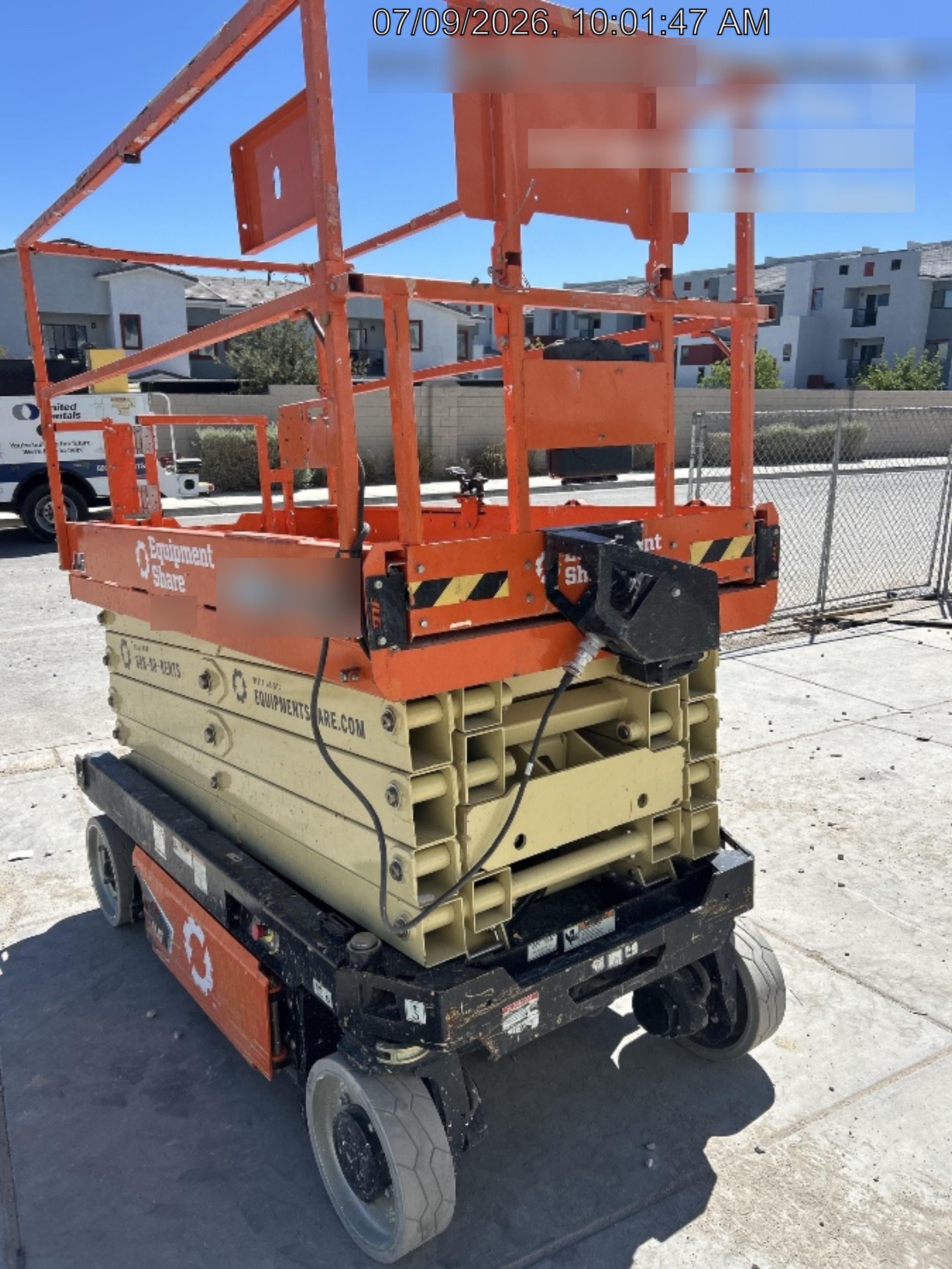 2022 JLG ES3246