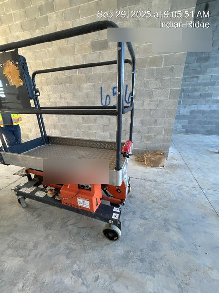 2023 JLG 1030P