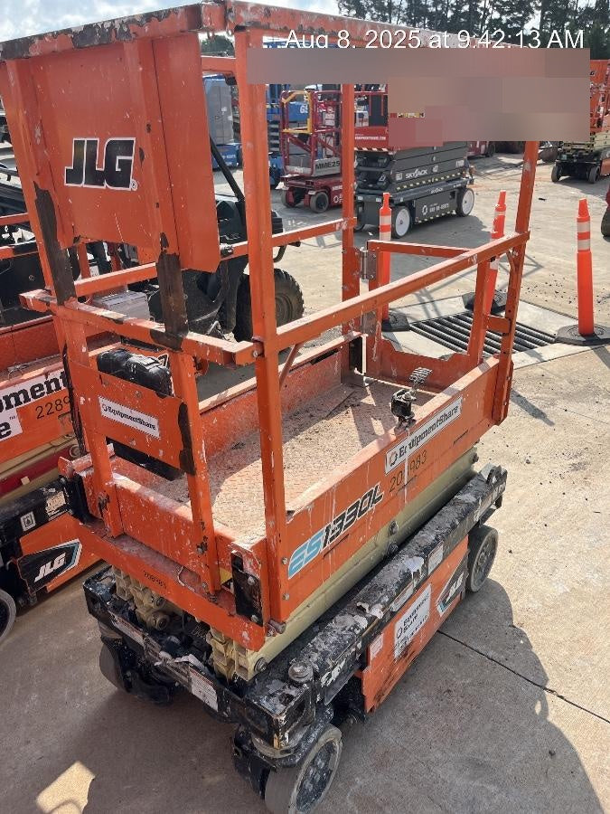 2022 JLG ES1330L