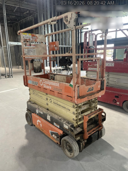 2022 JLG ES1932