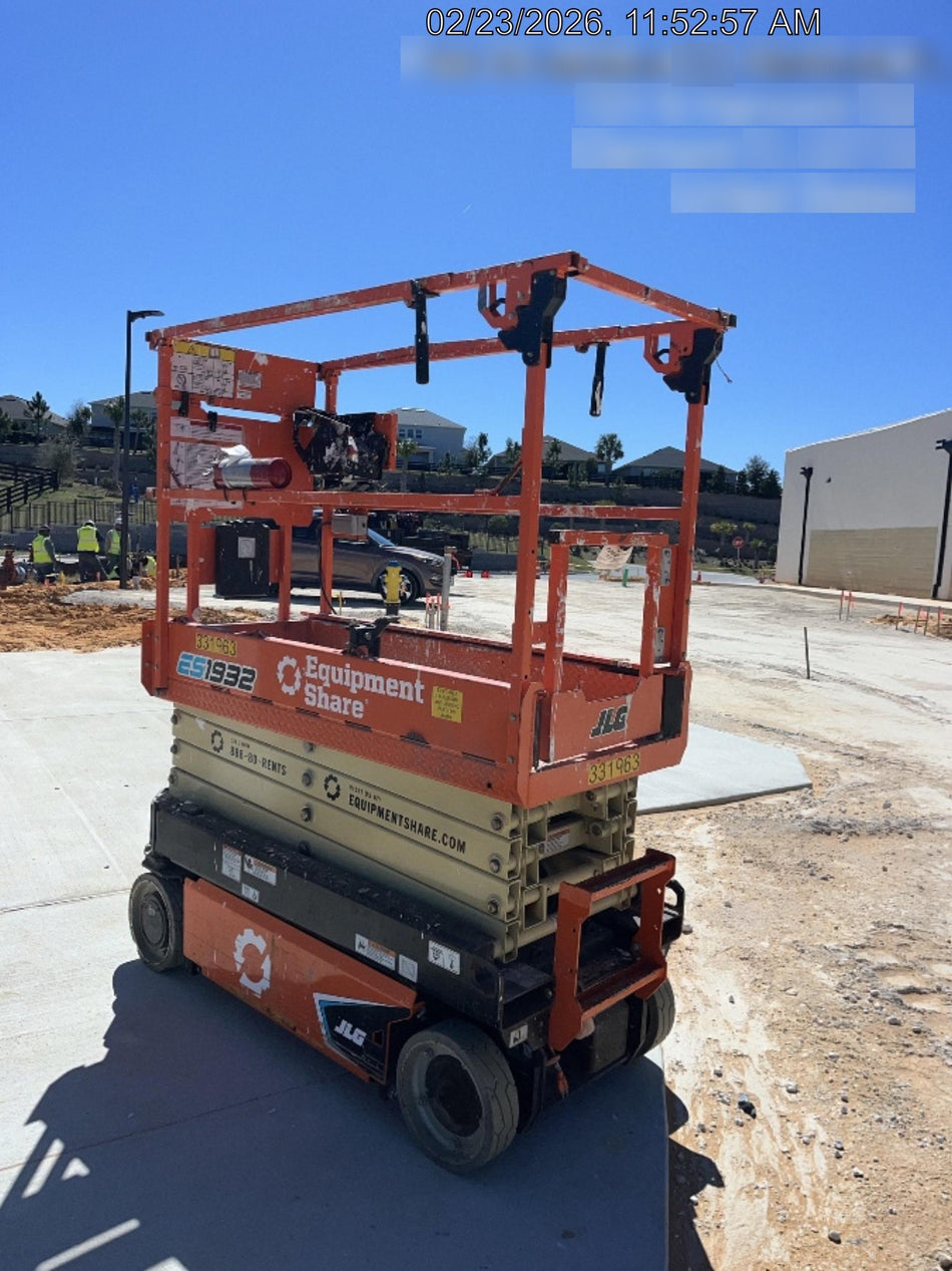 2021 JLG ES1932