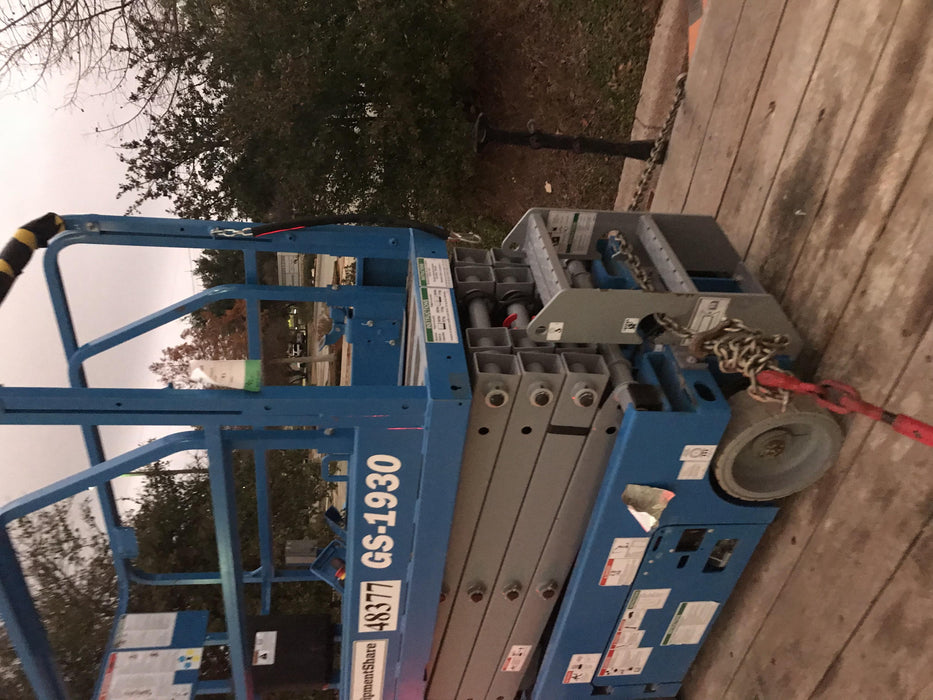 2019 Genie GS-1930 Fixed rails with chain Entry