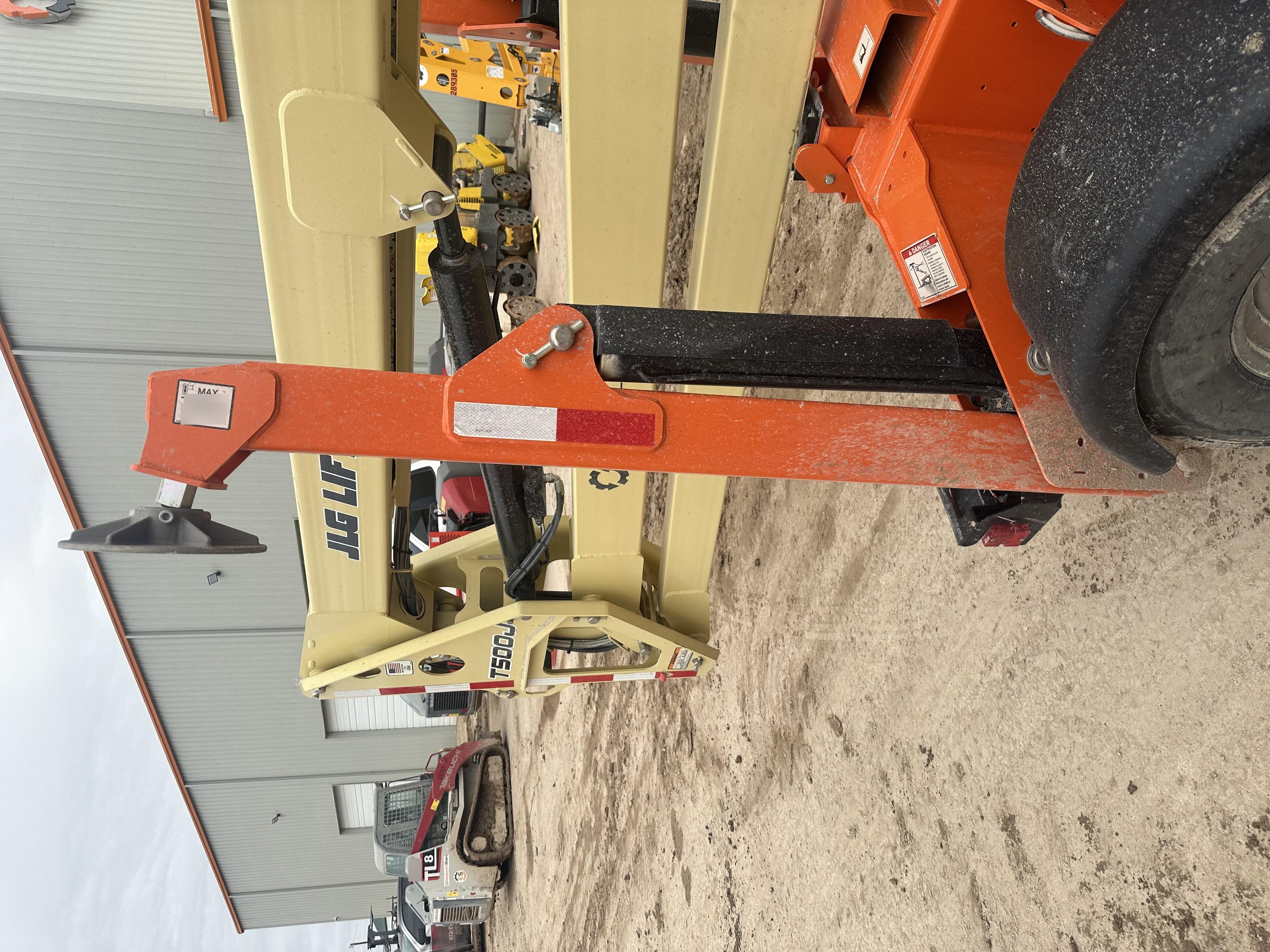 2023 JLG T500J